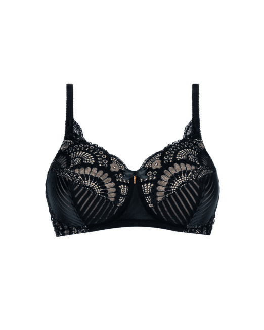 Karolina_SB_44763_CUTOUT_front
